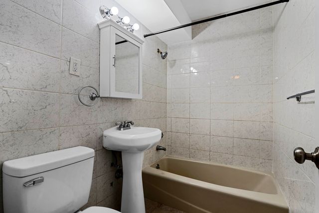 8360 118th St Apt 7K, New York City, NY 11415