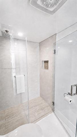 9682 Fontainebleau Boulevard 203, Miami, FL 33172