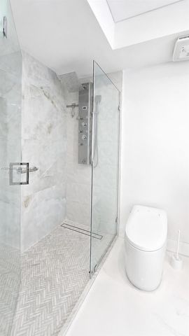 9682 Fontainebleau Boulevard 203, Miami, FL 33172