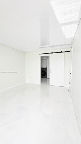 9682 Fontainebleau Boulevard 203, Miami, FL 33172