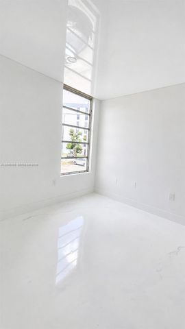 9682 Fontainebleau Boulevard 203, Miami, FL 33172