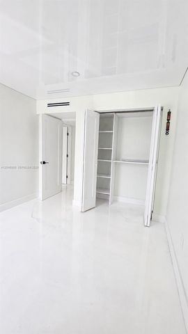 9682 Fontainebleau Boulevard 203, Miami, FL 33172