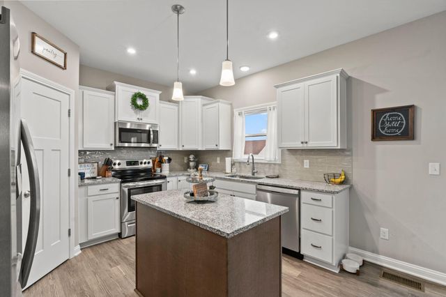 127 Dove Run Circle, Georgetown, KY 40324