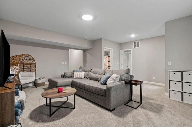 127 Dove Run Circle, Georgetown, KY 40324