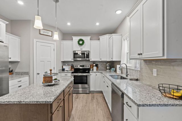 127 Dove Run Circle, Georgetown, KY 40324