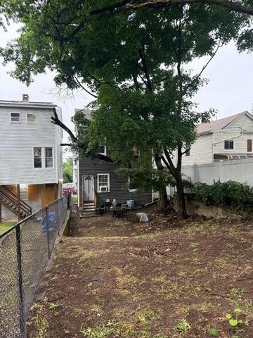 141 N 5Th St, Paterson City, NJ 07522
