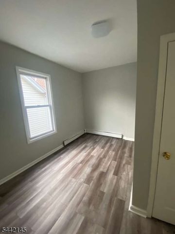 141 N 5Th St, Paterson City, NJ 07522