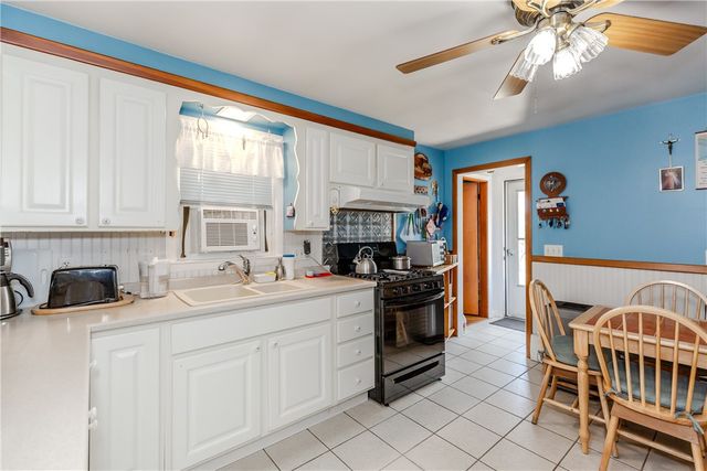 218 South Hull Street, East Providence, RI 02914