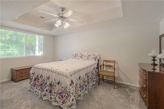12804 E 48th Street, Independence, MO 64055