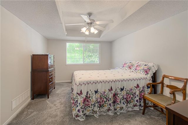 12804 E 48th Street, Independence, MO 64055