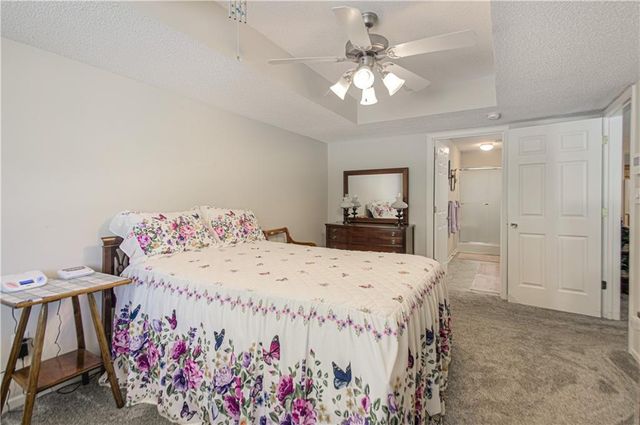 12804 E 48th Street, Independence, MO 64055