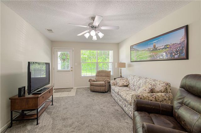 12804 E 48th Street, Independence, MO 64055