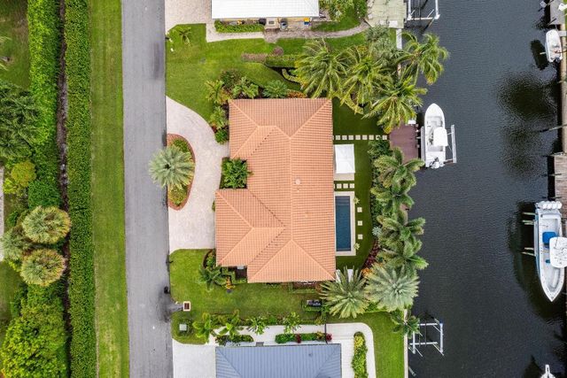 8884 SE Pelican Island Way, Hobe Sound, FL 33455