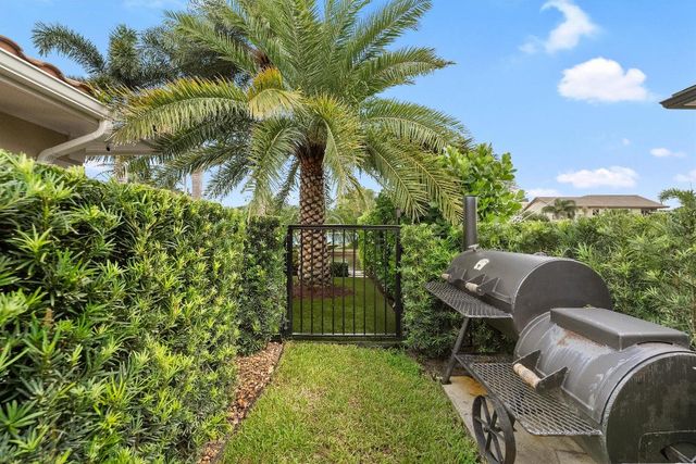 8884 SE Pelican Island Way, Hobe Sound, FL 33455