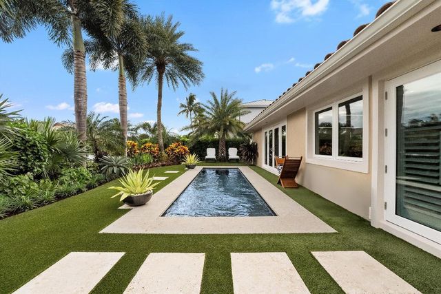 8884 SE Pelican Island Way, Hobe Sound, FL 33455