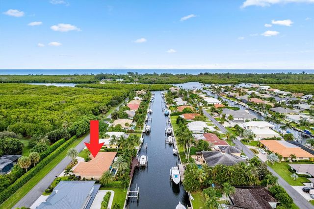 8884 SE Pelican Island Way, Hobe Sound, FL 33455