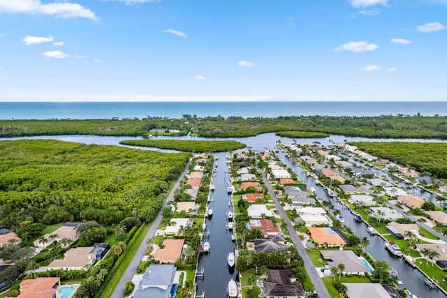 8884 SE Pelican Island Way, Hobe Sound, FL 33455