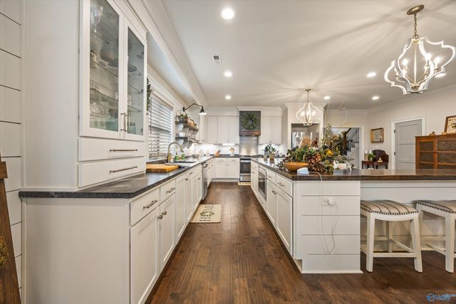 100 Bishop Bend Drive, Huntsville, AL 35806