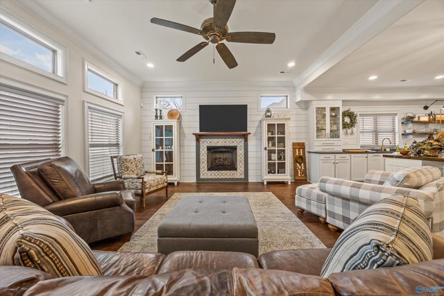 100 Bishop Bend Drive, Huntsville, AL 35806