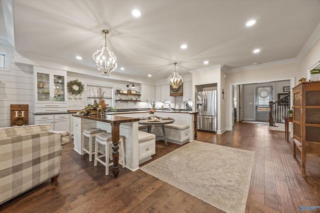 100 Bishop Bend Drive, Huntsville, AL 35806