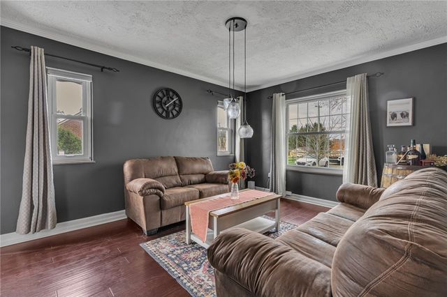 125 Oakville Road, Chippewa Twp, PA 15010