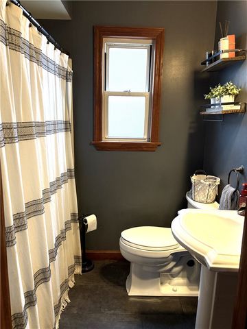 125 Oakville Road, Chippewa Twp, PA 15010