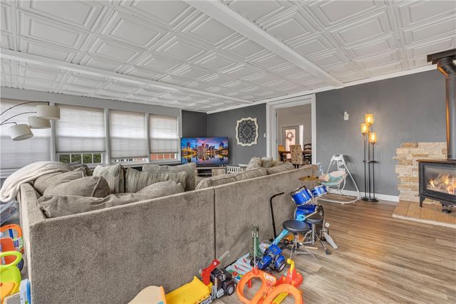 125 Oakville Road, Chippewa Twp, PA 15010