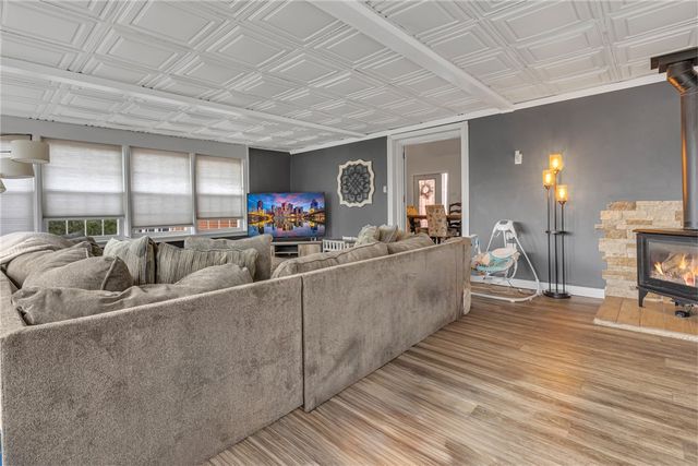 125 Oakville Road, Chippewa Twp, PA 15010