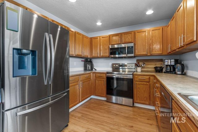 16042 N Saint Helens Dr, Nampa, ID 83651