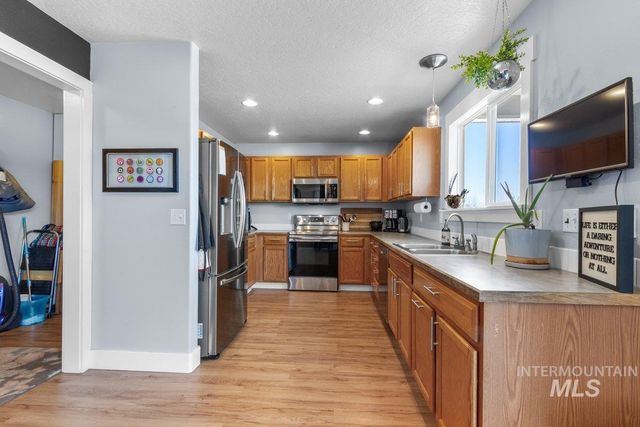 16042 N Saint Helens Dr, Nampa, ID 83651