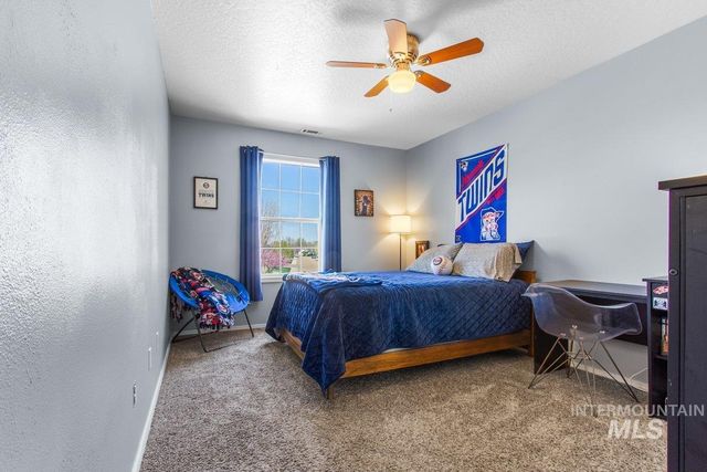 16042 N Saint Helens Dr, Nampa, ID 83651