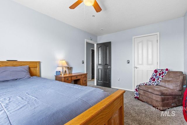 16042 N Saint Helens Dr, Nampa, ID 83651