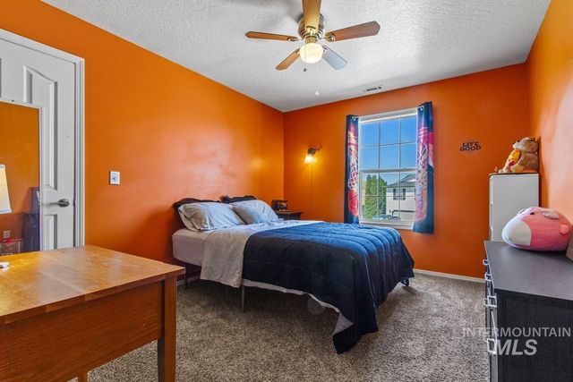 16042 N Saint Helens Dr, Nampa, ID 83651