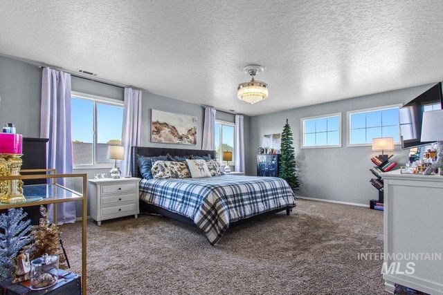 16042 N Saint Helens Dr, Nampa, ID 83651