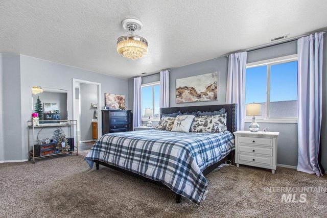 16042 N Saint Helens Dr, Nampa, ID 83651
