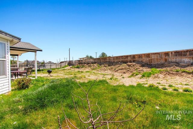 16042 N Saint Helens Dr, Nampa, ID 83651