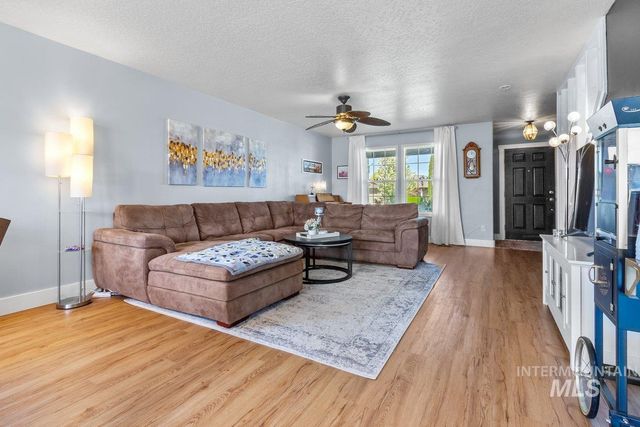 16042 N Saint Helens Dr, Nampa, ID 83651