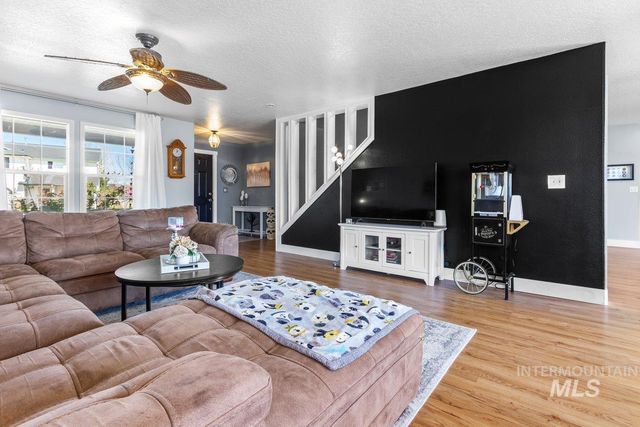 16042 N Saint Helens Dr, Nampa, ID 83651