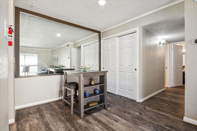 1516 Bay Area Boulevard L8, Houston, TX 77058