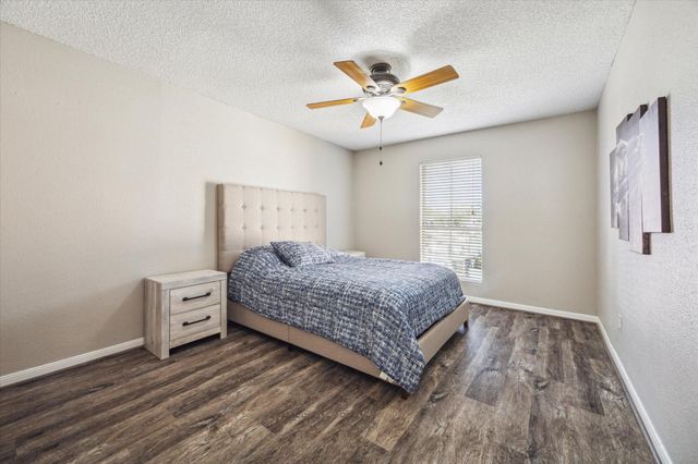 1516 Bay Area Boulevard L8, Houston, TX 77058