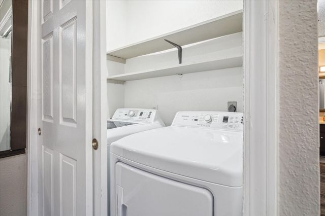 1516 Bay Area Boulevard L8, Houston, TX 77058