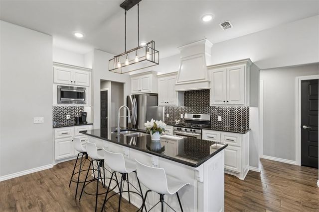 7932 Mimosa Drive, Edmond, OK 73034