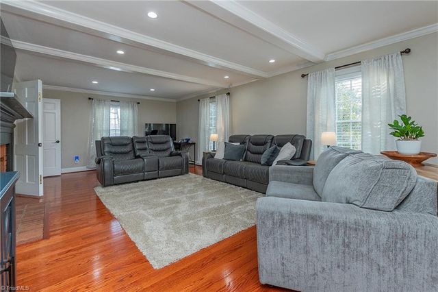 136 Howard Avenue, Boonville, NC 27011