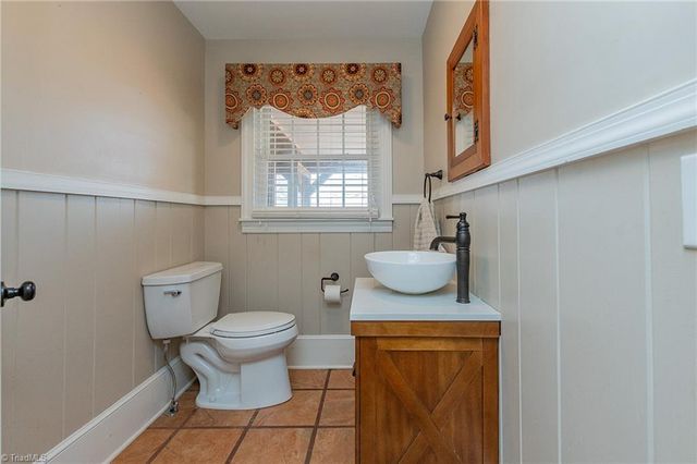 136 Howard Avenue, Boonville, NC 27011