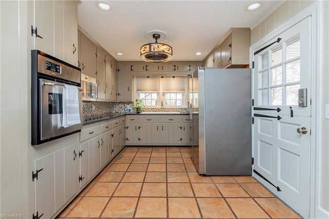 136 Howard Avenue, Boonville, NC 27011