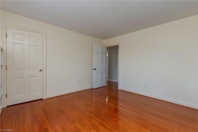 136 Howard Avenue, Boonville, NC 27011