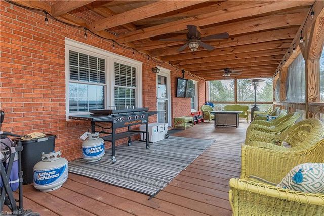 136 Howard Avenue, Boonville, NC 27011