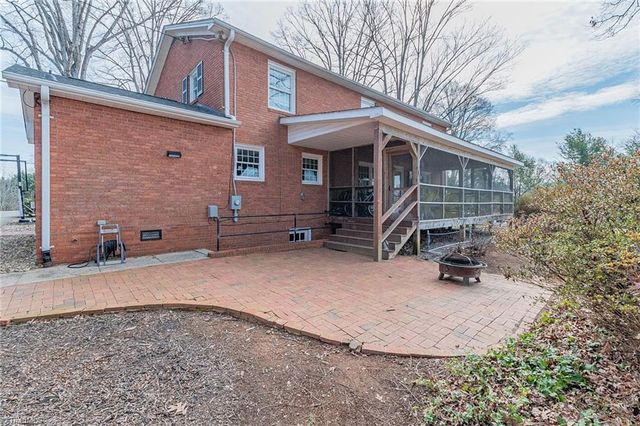 136 Howard Avenue, Boonville, NC 27011