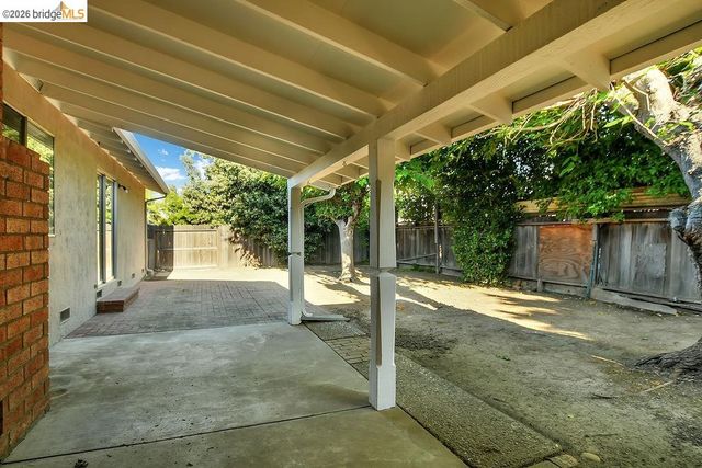 233 Marble Dr, Antioch, CA 94509