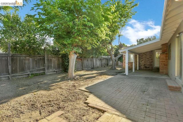 233 Marble Dr, Antioch, CA 94509